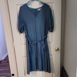 Elegant Blue Midi Dress